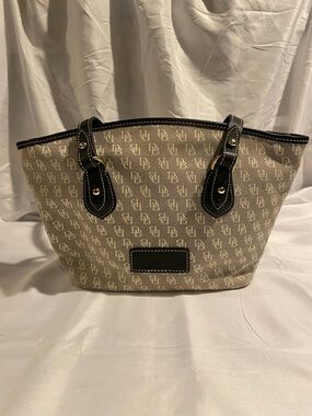 Dooney & Bourke Beige Canvas Logo Tote w/Black Leather Handles Zip Closure